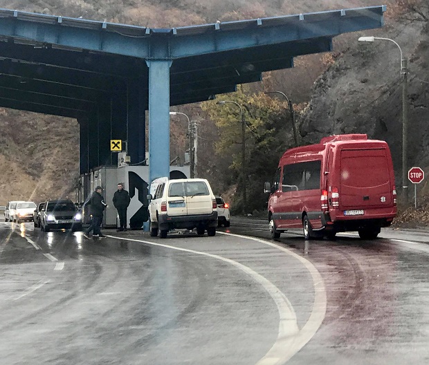 РАМПА ЗА ОДБОЈКАШЕ И УМЕТНИКЕ: Приштина зауставља све што је српско